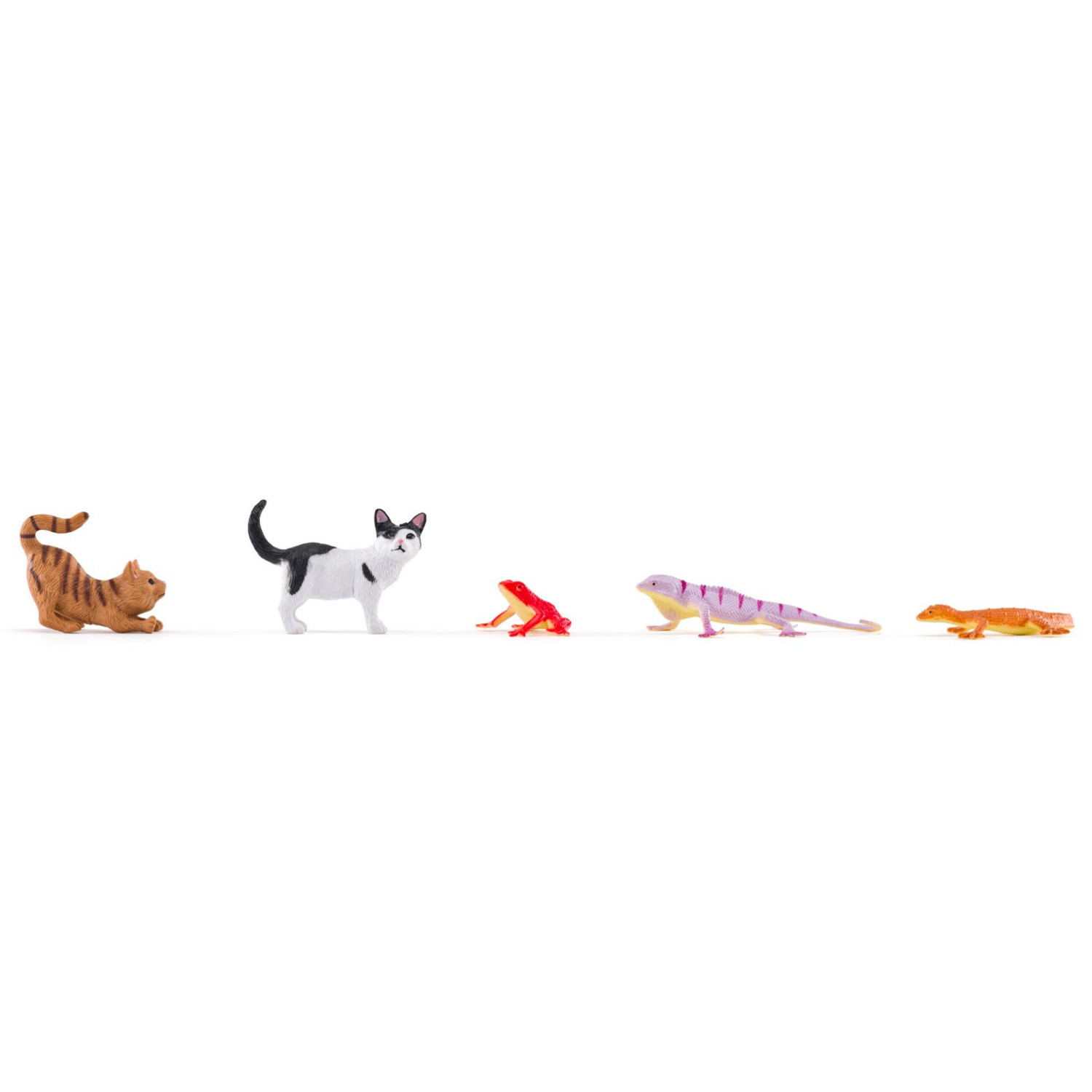 Set of figurines in a box Pets, 30 pieces Age: 3+ Number of pieces: 30