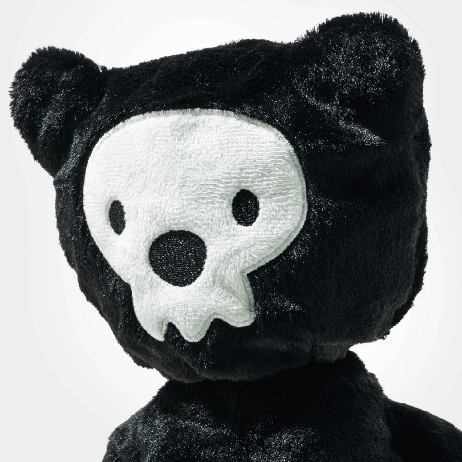 Mr Bones Teddy bear Size: 34 cm Class: Friends