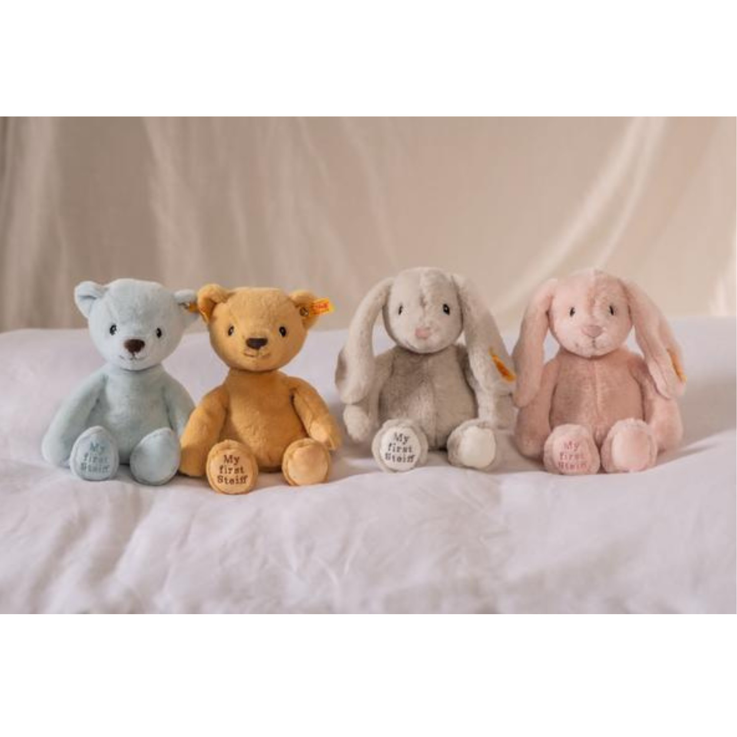 My first Steiff Hoppie rabbit Size: 26 cm Class: Friends