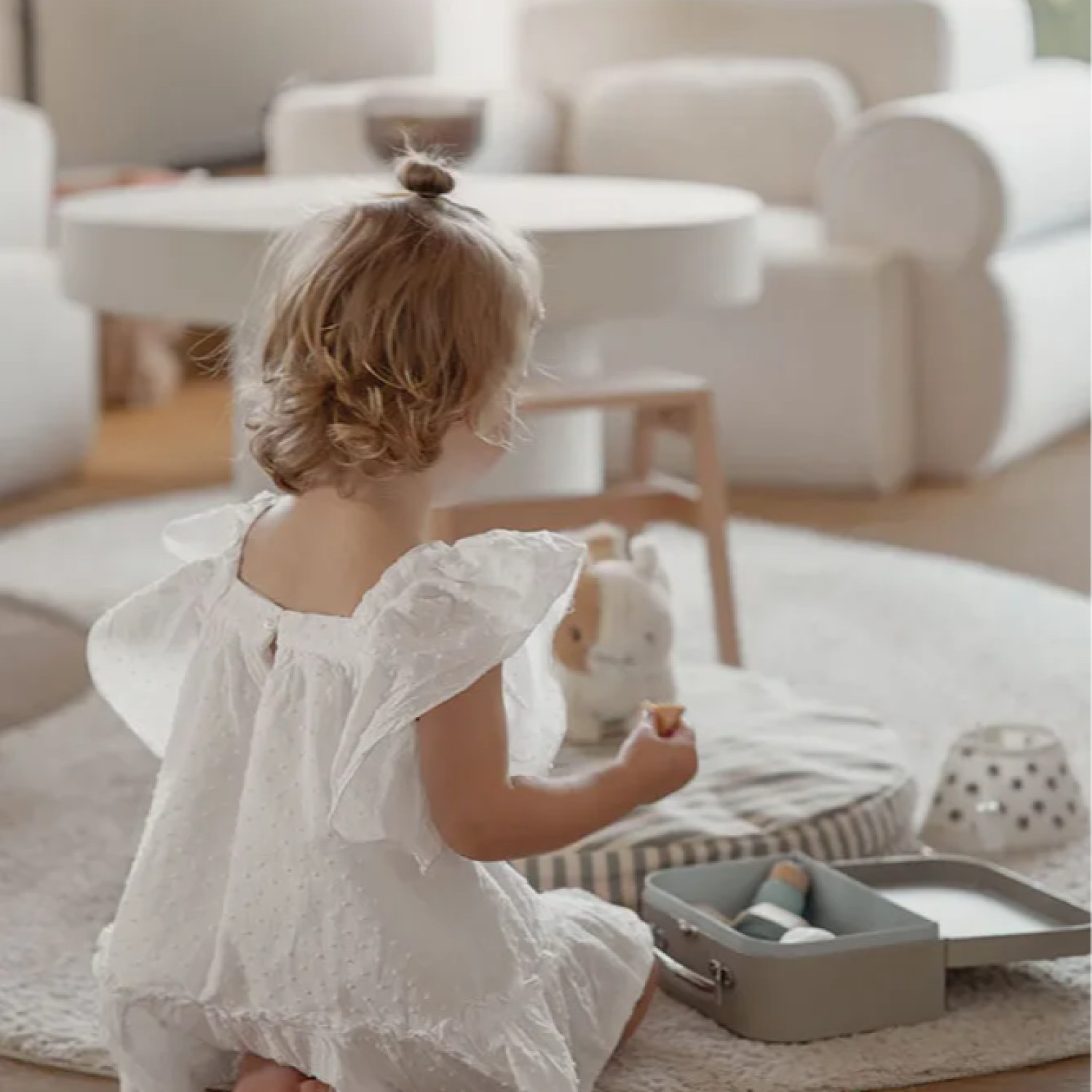 Плюшено коте в чантичка Swedish Design
Възраст: 1+