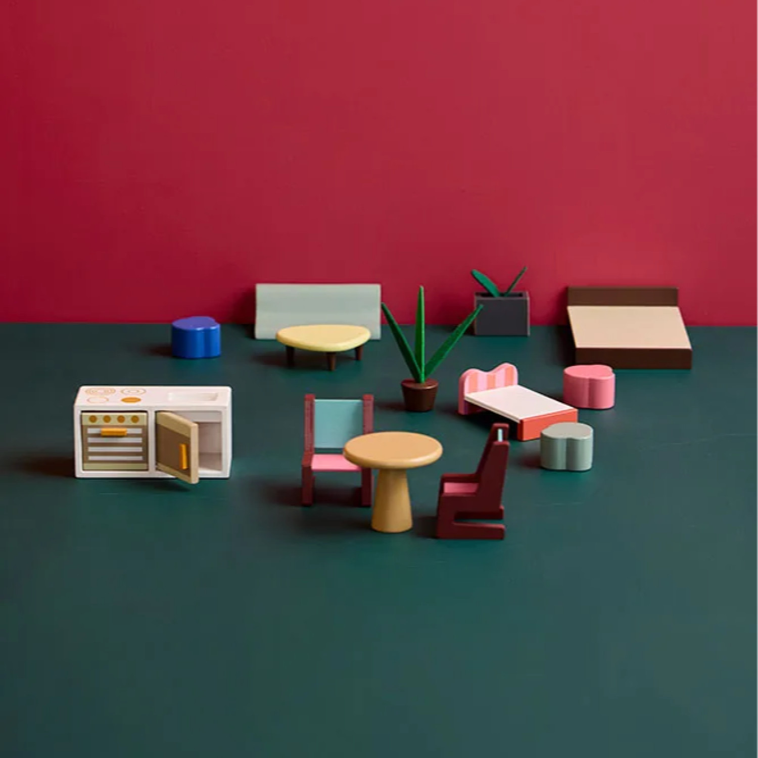 Дървена къща за кукли с мебели Swedish Design
Възраст: 2+
Размер: 45x26x61 см