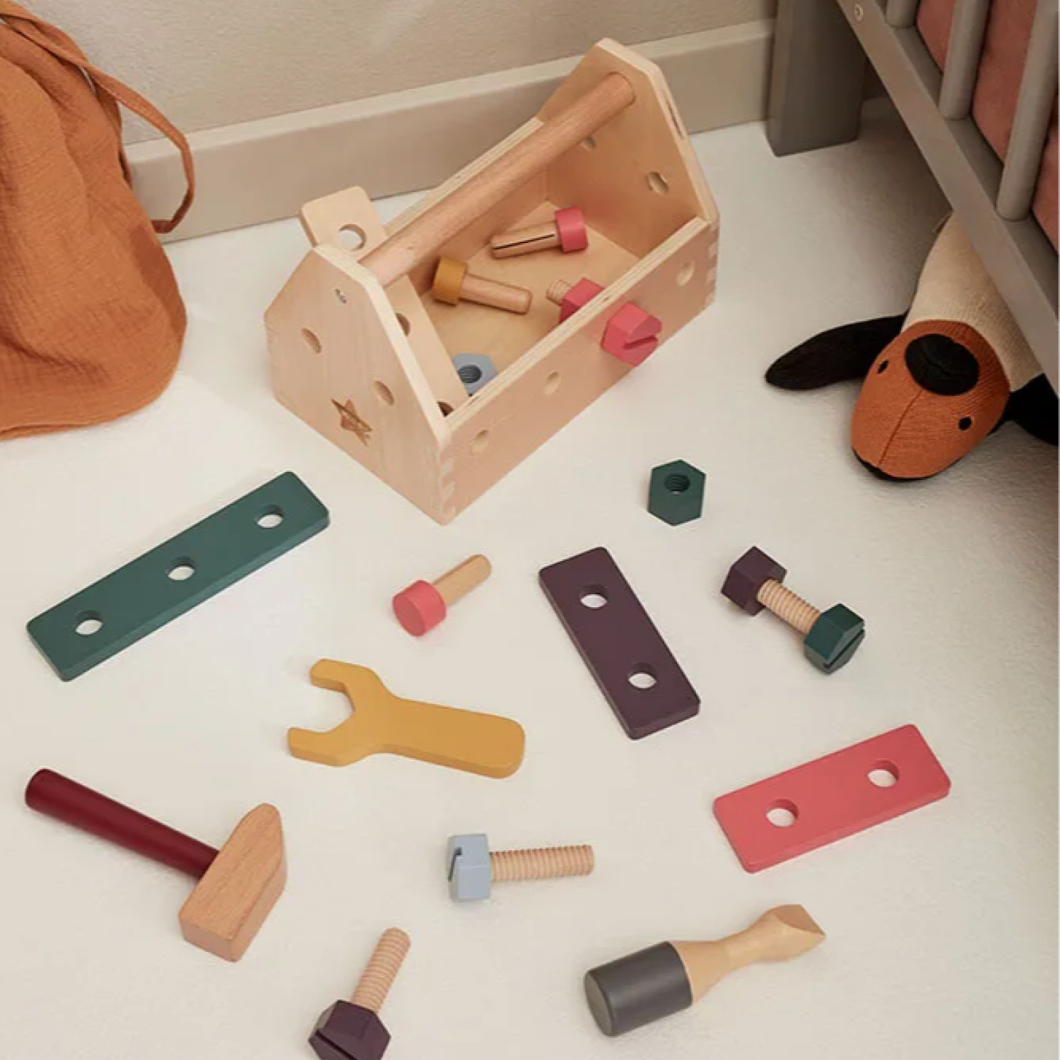 Кутия с инструменти за малки майстори Swedish Design
Възраст: 3+
Размер: 29.5х9х8.5 см