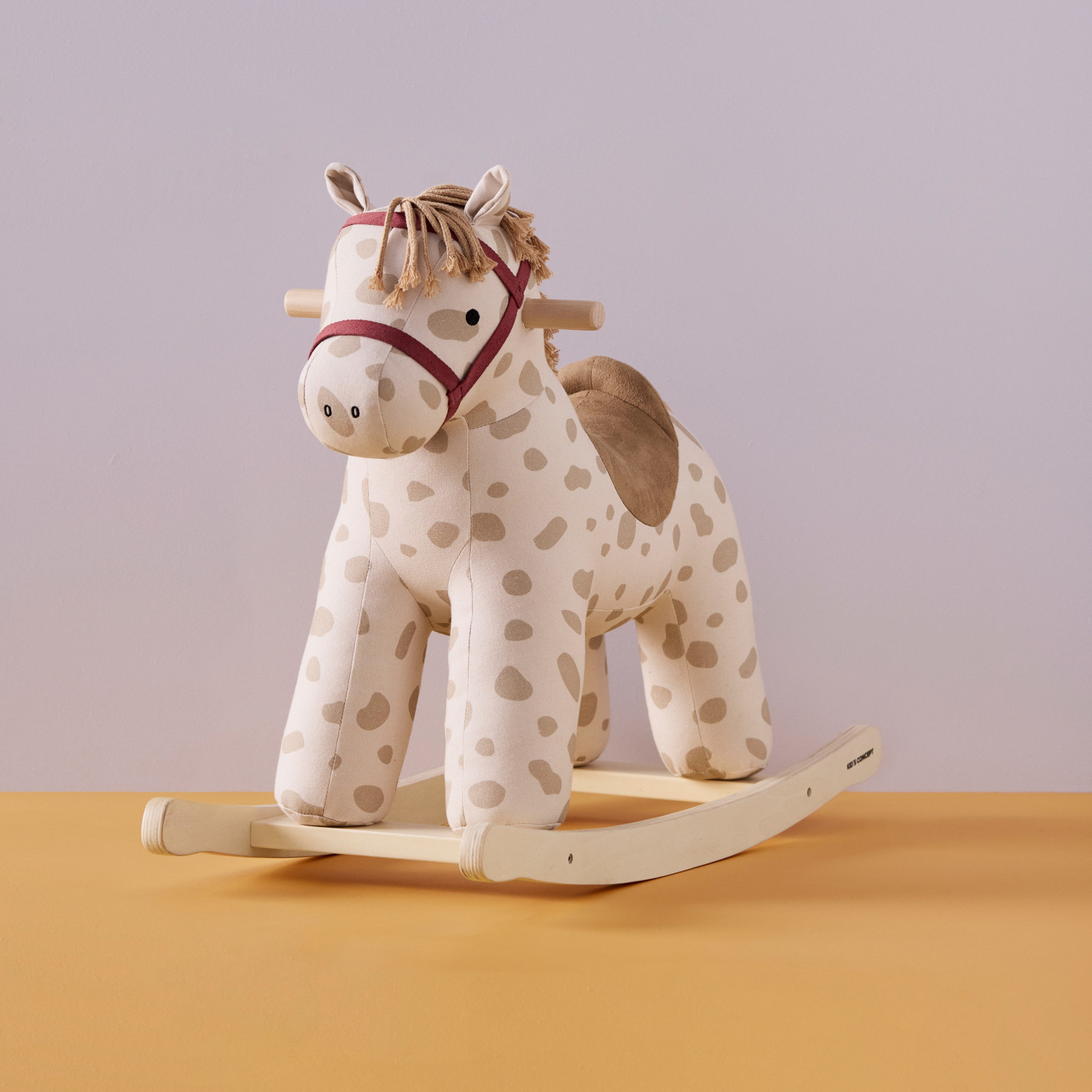 Люлеещо се конче Доти Swedish Design
Възраст: 1+