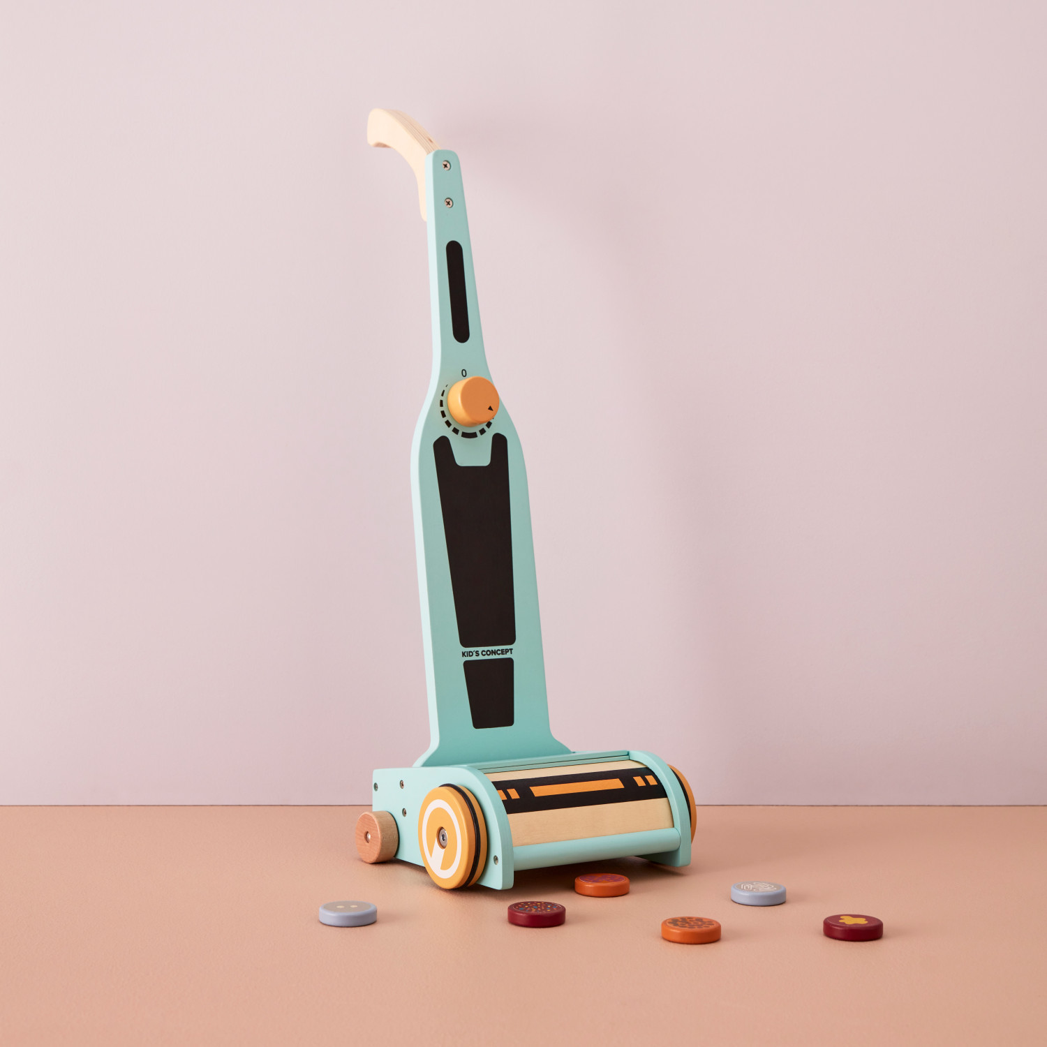 Дървена играчка Прахосмукачка Swedish Design 
Възраст: 3+
