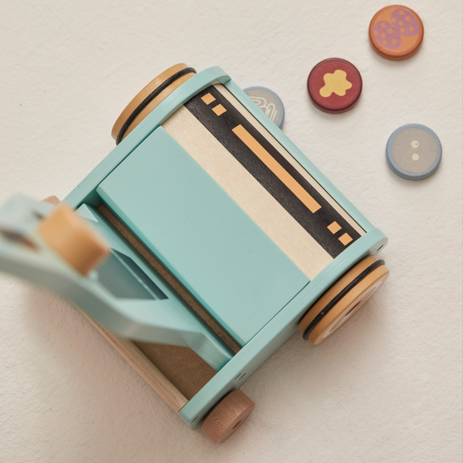 Дървена играчка Прахосмукачка Swedish Design 
Възраст: 3+