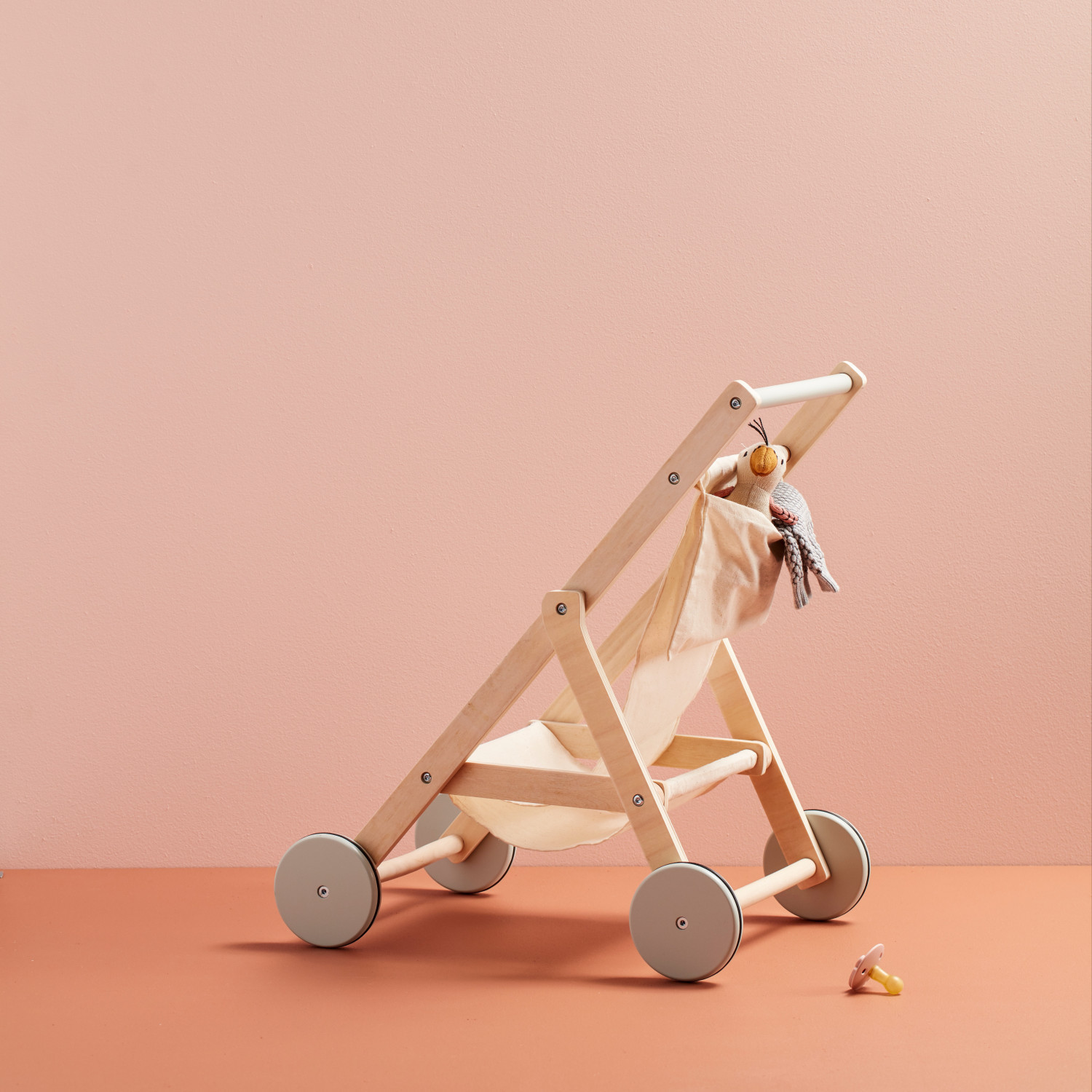 Дървена количка за кукли Summer Swedish Design
Възраст: 3+