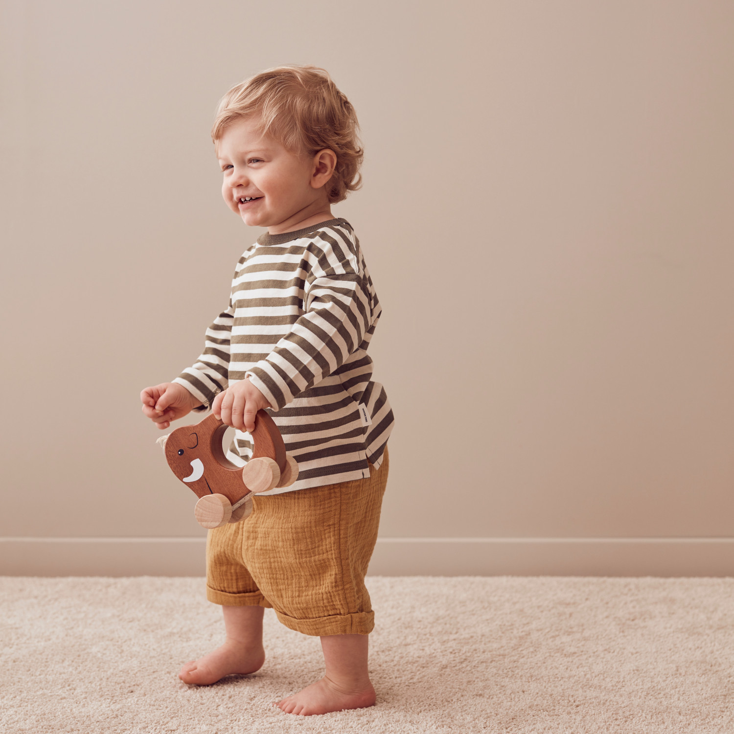 Дървена играчка Мамутче Swedish Design
Възраст: 1+