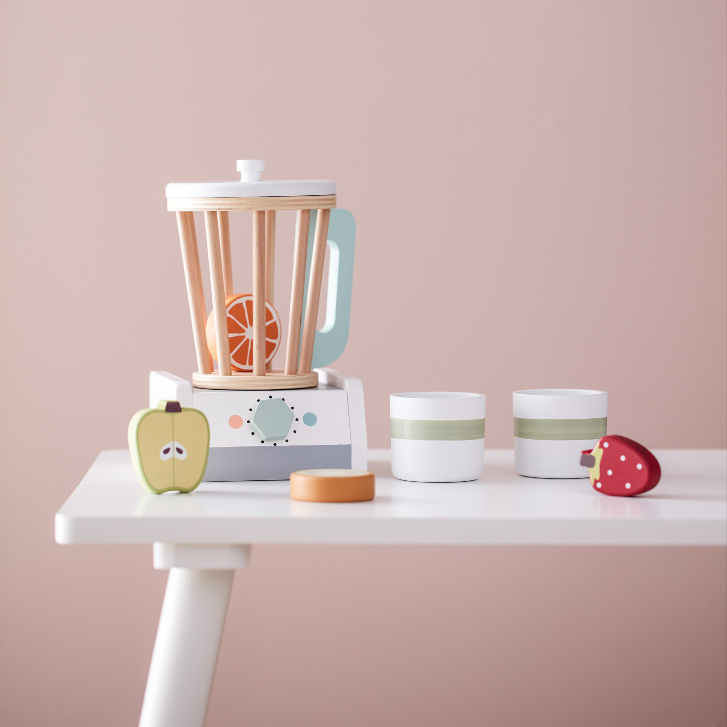 Дървен комплект Блендер с плодове Swedish Design
Възраст: 3+