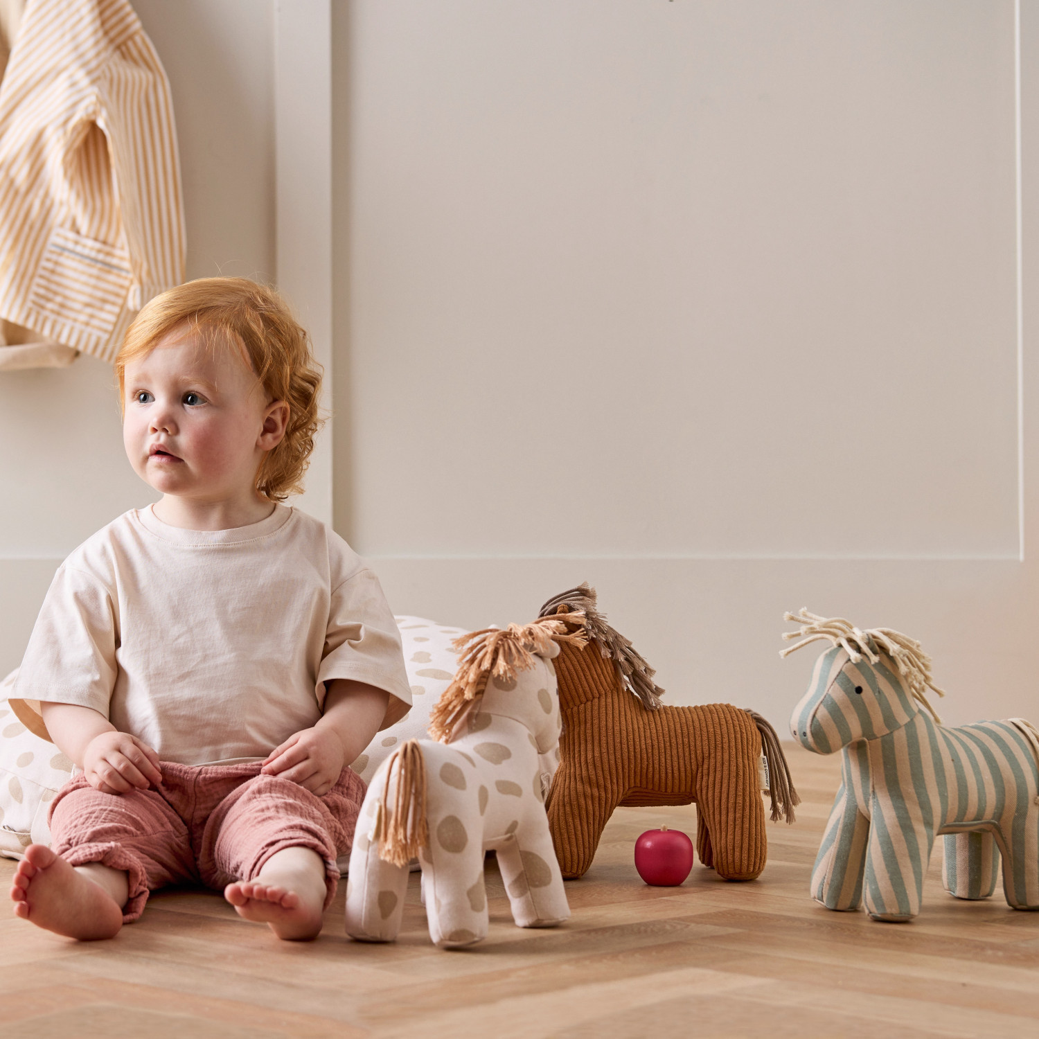 Плюшена играчка Кончето Доти Swedish Design
Възраст: 0+