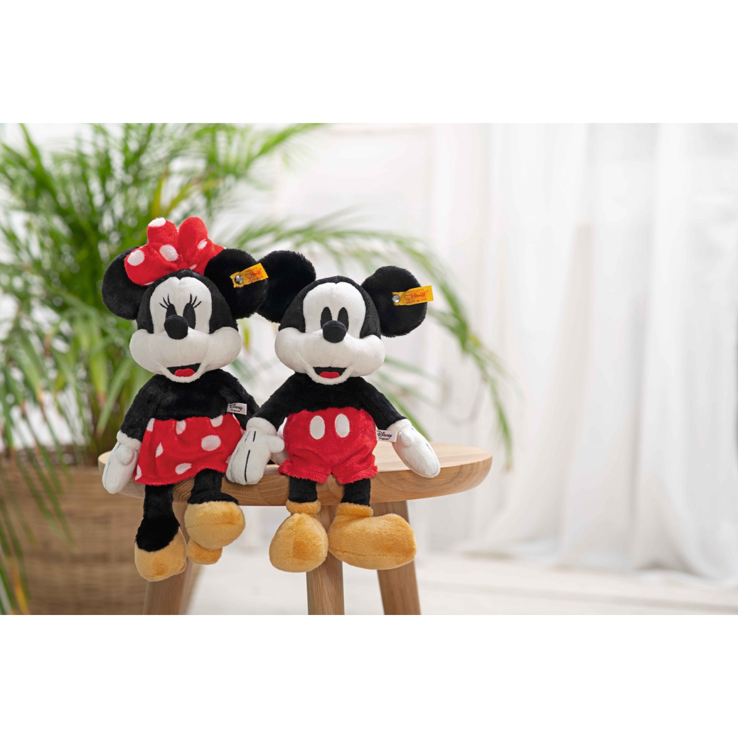 Disney Originals Minnie Mouse Размер: 31 см
Клас: Friends