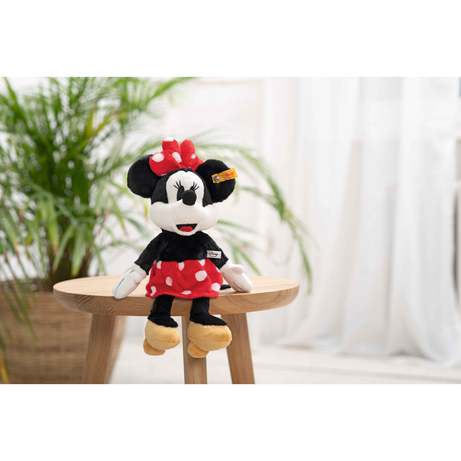 Disney Originals Minnie Mouse Размер: 31 см
Клас: Friends