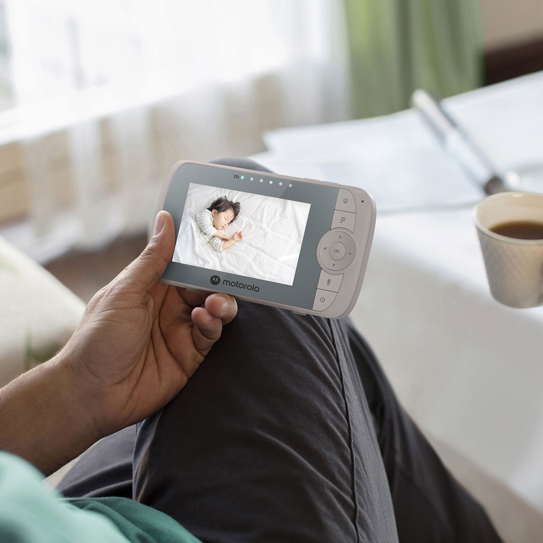 Motorola VM64 connect baby monitor with Wi-Fi