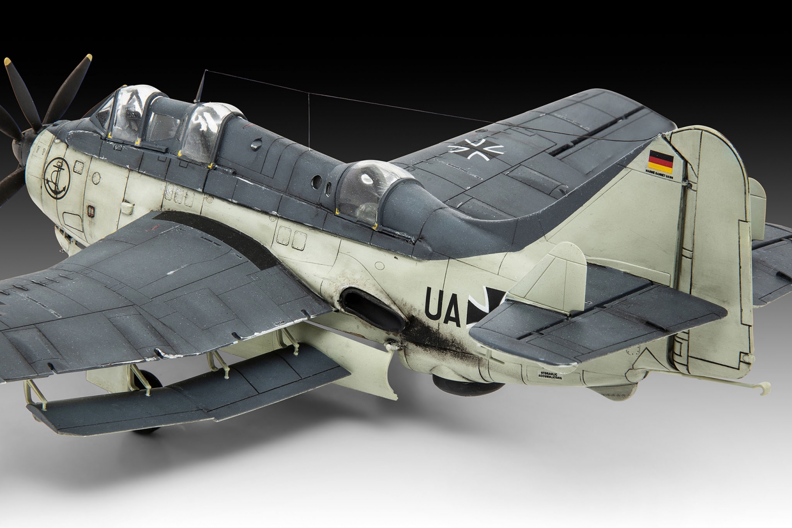 Сглобяем модел, Revell, Британски изтребител Fairey Gannet AS.1/AS.4, 120 части