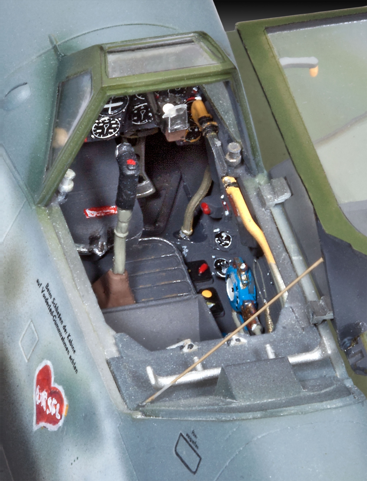 Сглобяем модел, Revell, Самолет, Messerschmitt Bf109G-10 Erla, 147 части