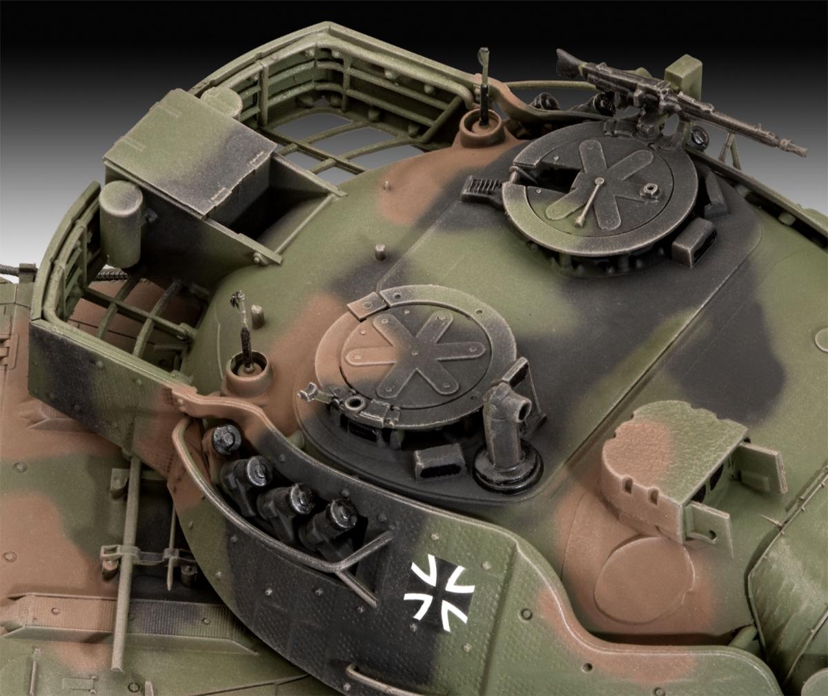 Модел за сглобяване Танк Leopard 1A5, 260 части