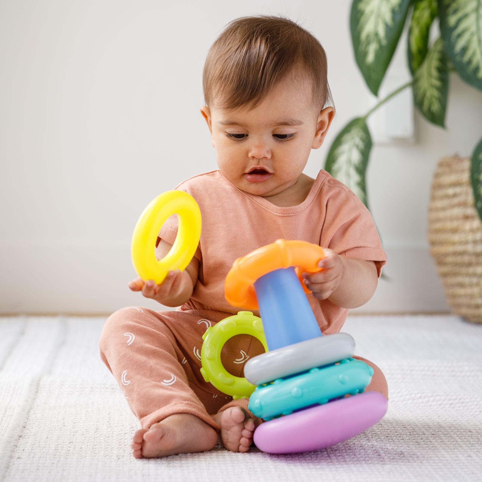 Set of 3 colorful baby toys, Infantino, 15 pieces