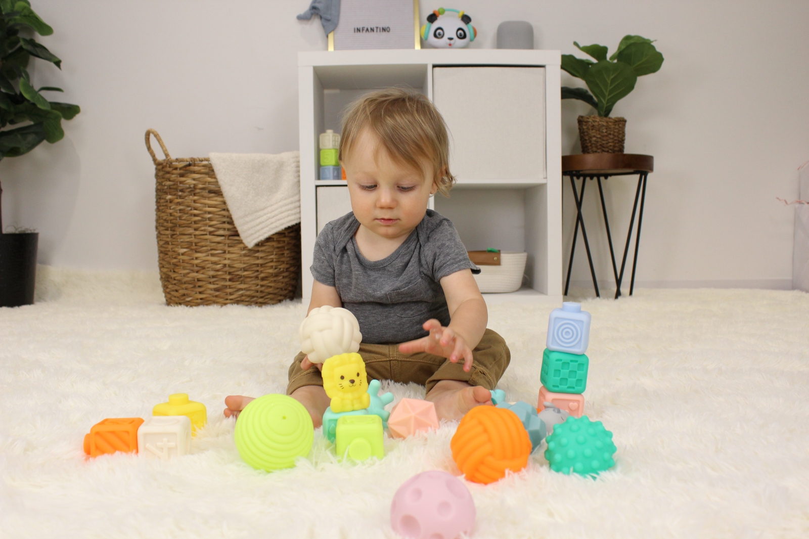 Комплект меки сензорни бебешки играчки, Infantino, 20 броя