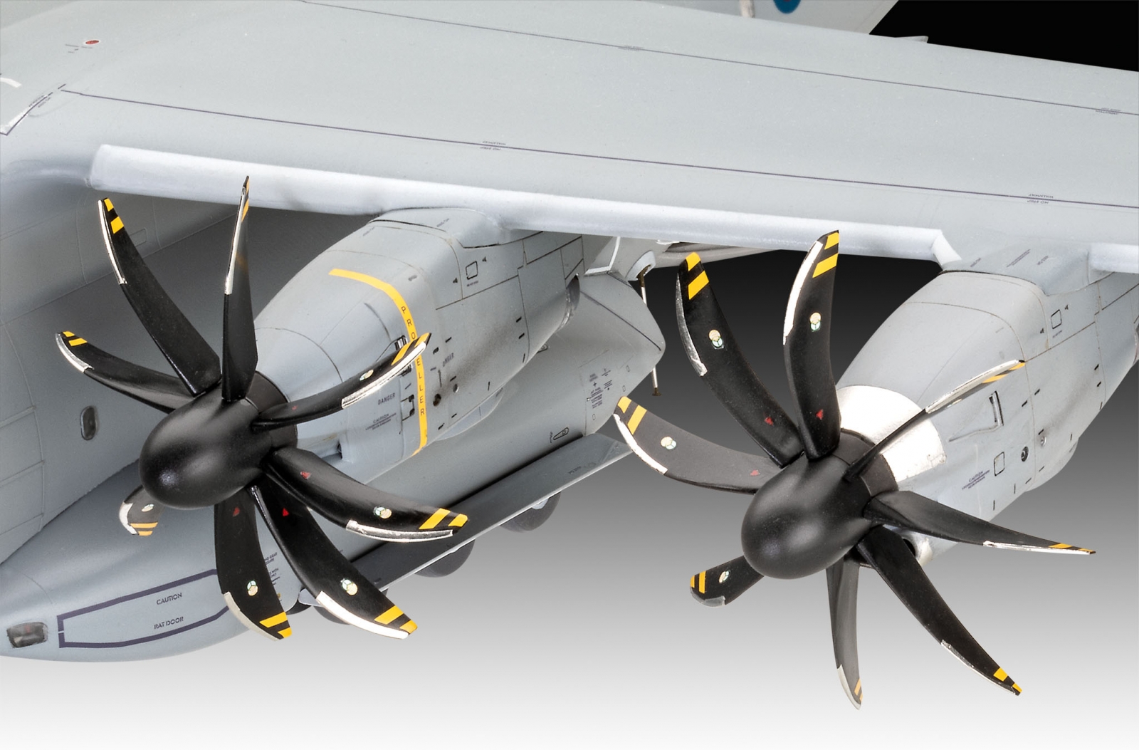 Сглобяем модел Британски легенди, Airbus A400M Atlas RAF, 212 части