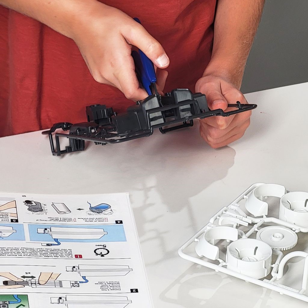 Сглобяем модел, Buki France, Количка с въздушно задвижване, 110 части