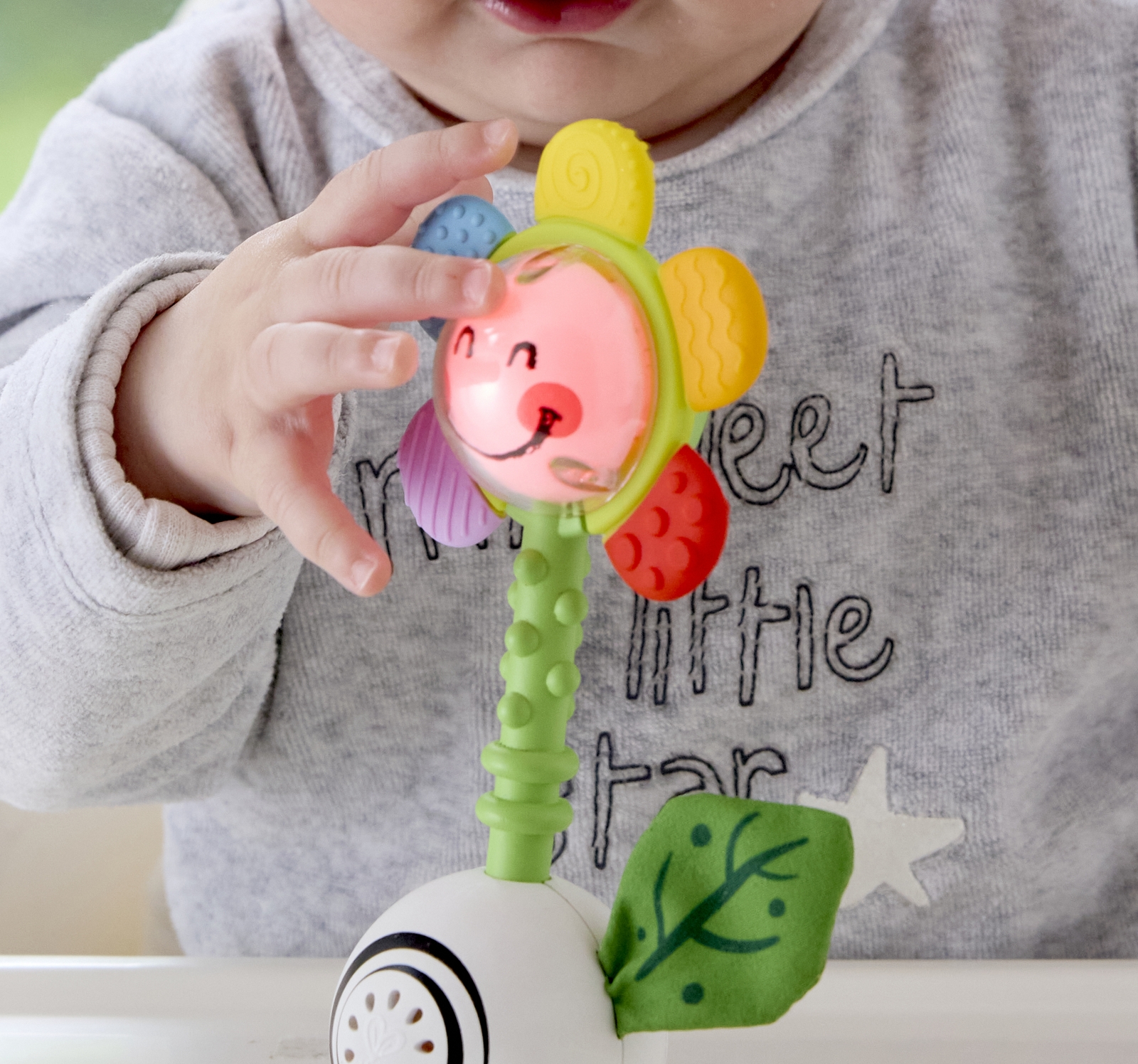 Дрънкалка и чесалка за зъби, Hape, Цвете