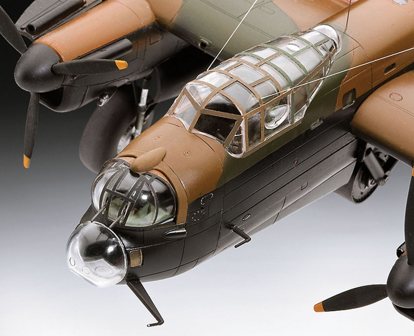 Сглобяем модел, Revell, Самолет Lancaster B.III DAMBUSTERS, 224 части