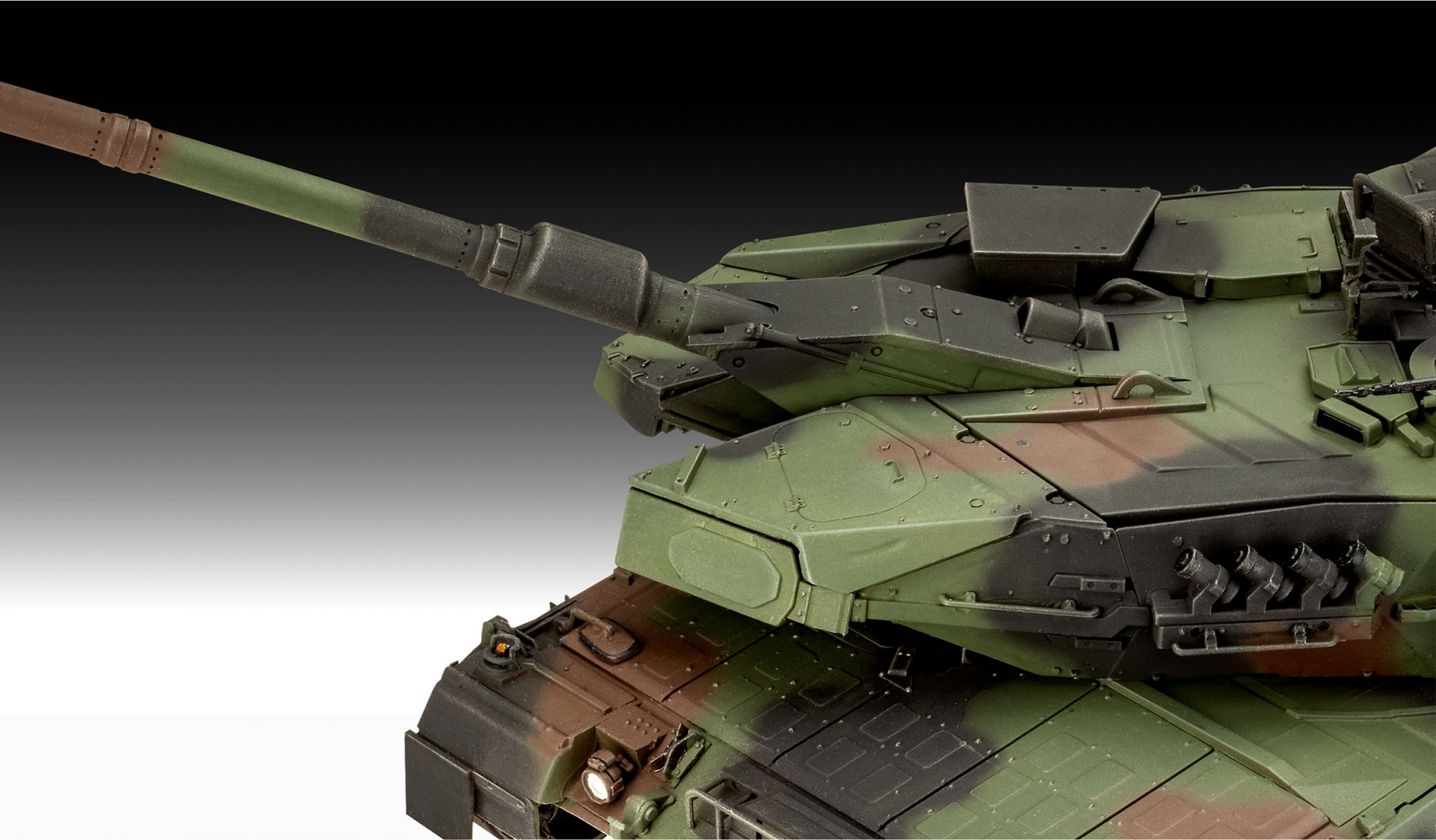 Assembly model, Revell, Leopard 2A7A1 Tank, 250 parts