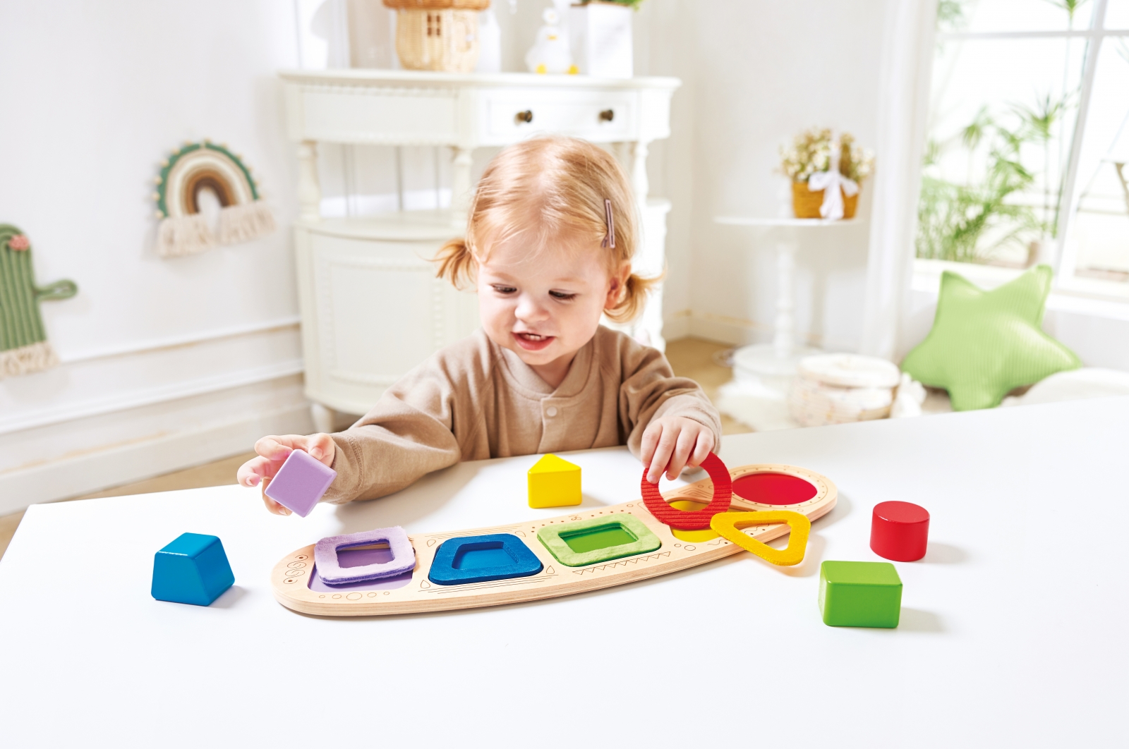 Дървен пъзел с форми за сортиране, Hape, 11 части