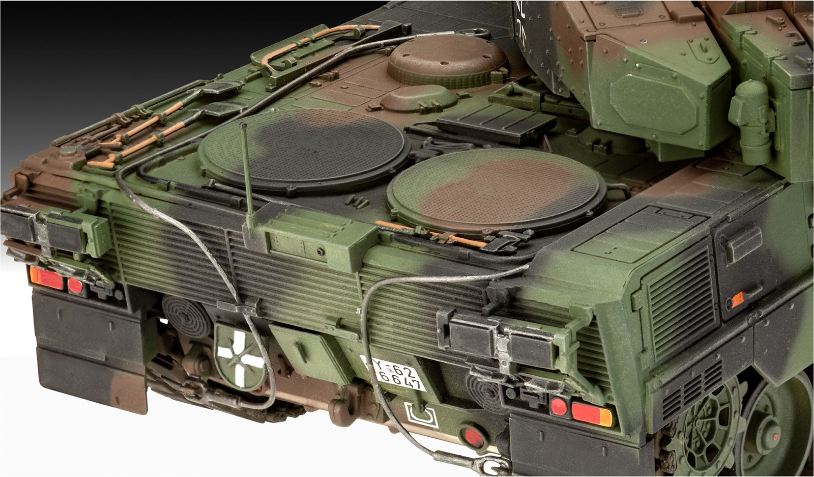 Assembly model, Revell, Leopard 2A7A1 Tank, 250 parts