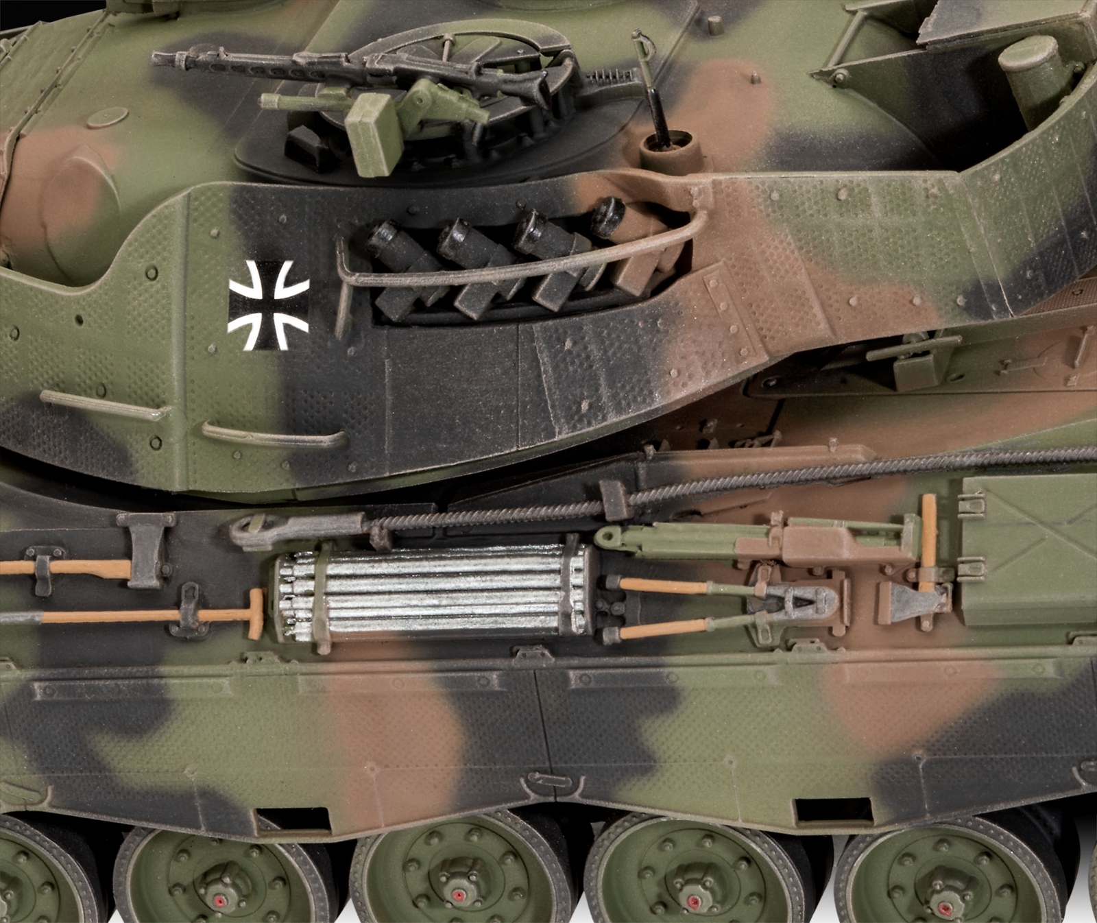 Модел за сглобяване Танк Leopard 1A5, 260 части