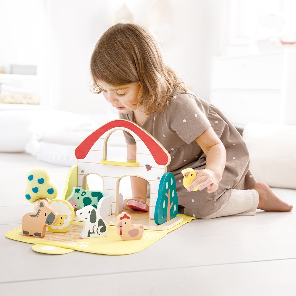 Дървен комплект за игра, Hape, Малка ферма, 10 части