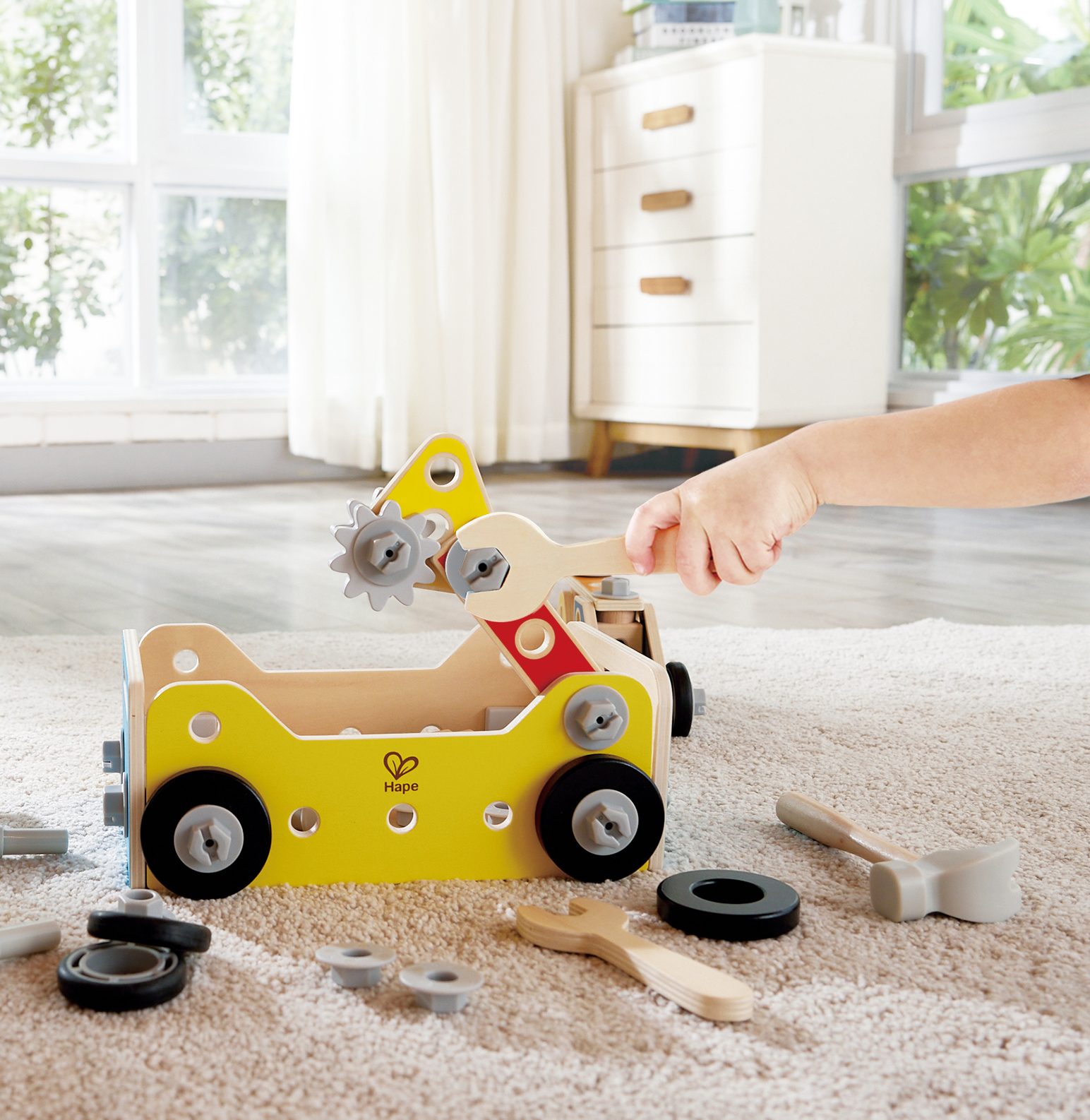 Wooden tool box, Hape, 83 pieces