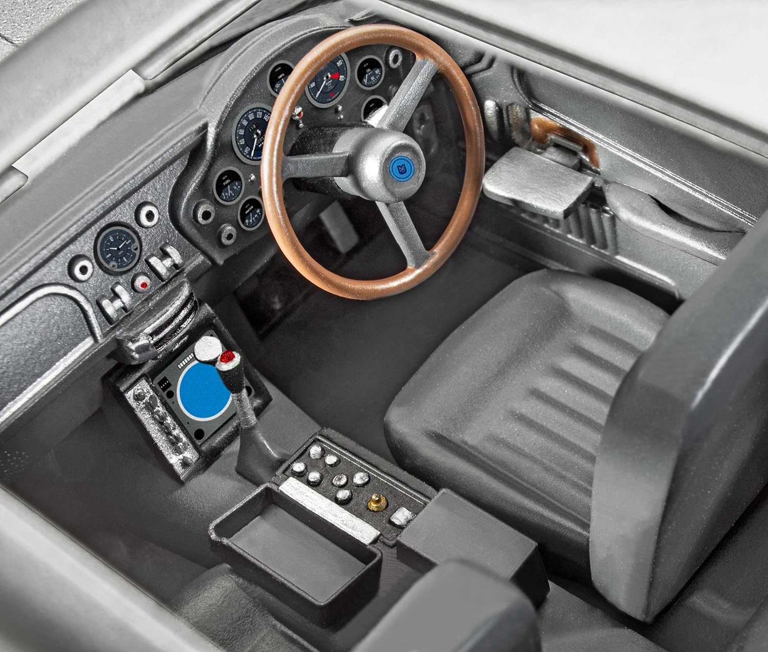 Комплект модел за сглобяване Aston Martin DB5, James Bond 007 Goldfinger, 122 части