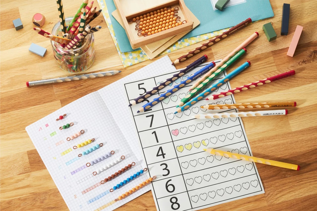 Комплект ергономични цветни моливи, Stabilo, EASYcolors right, 12 цвята, дясна ръка