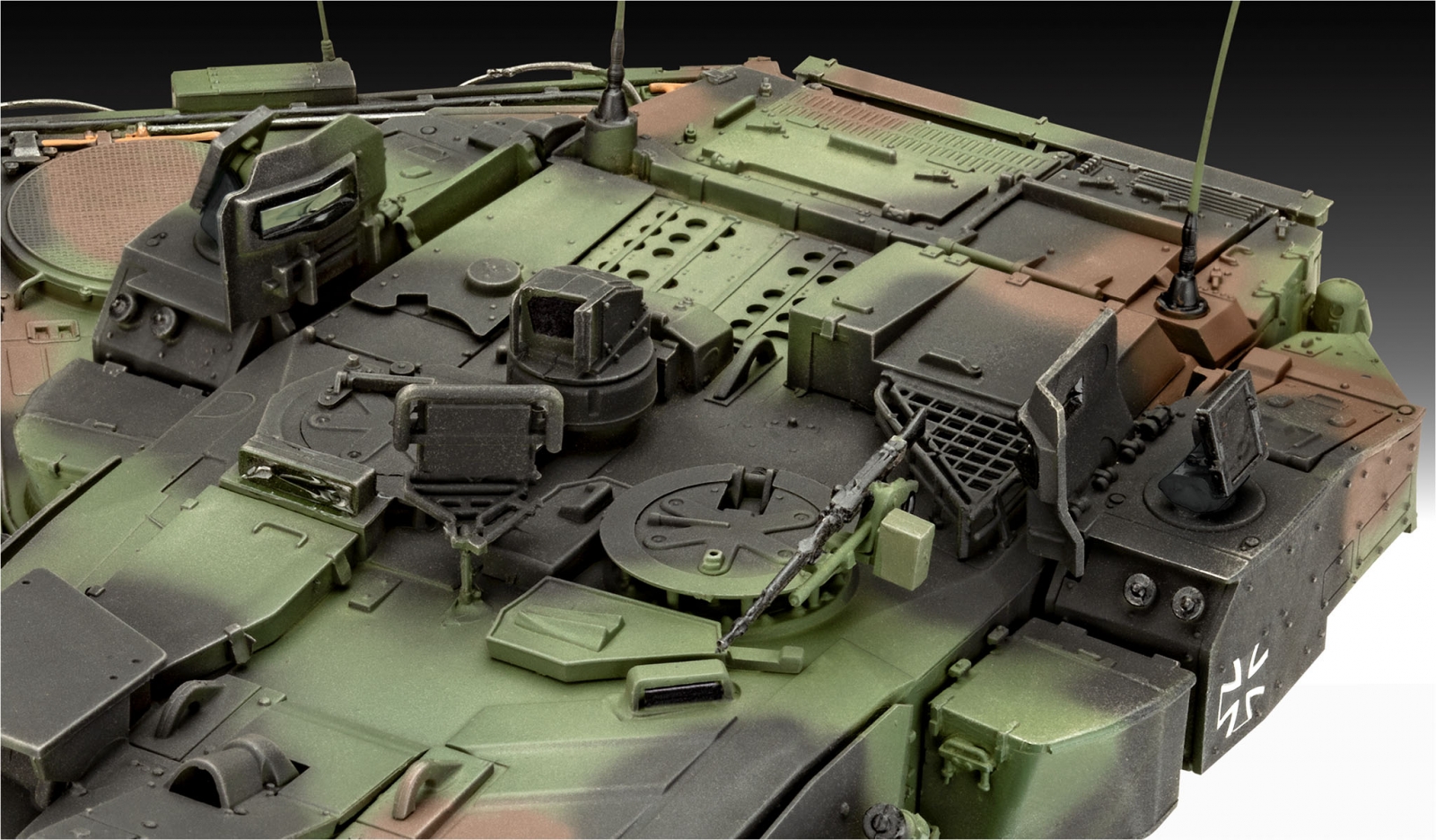 Assembly model, Revell, Leopard 2A7A1 Tank, 250 parts