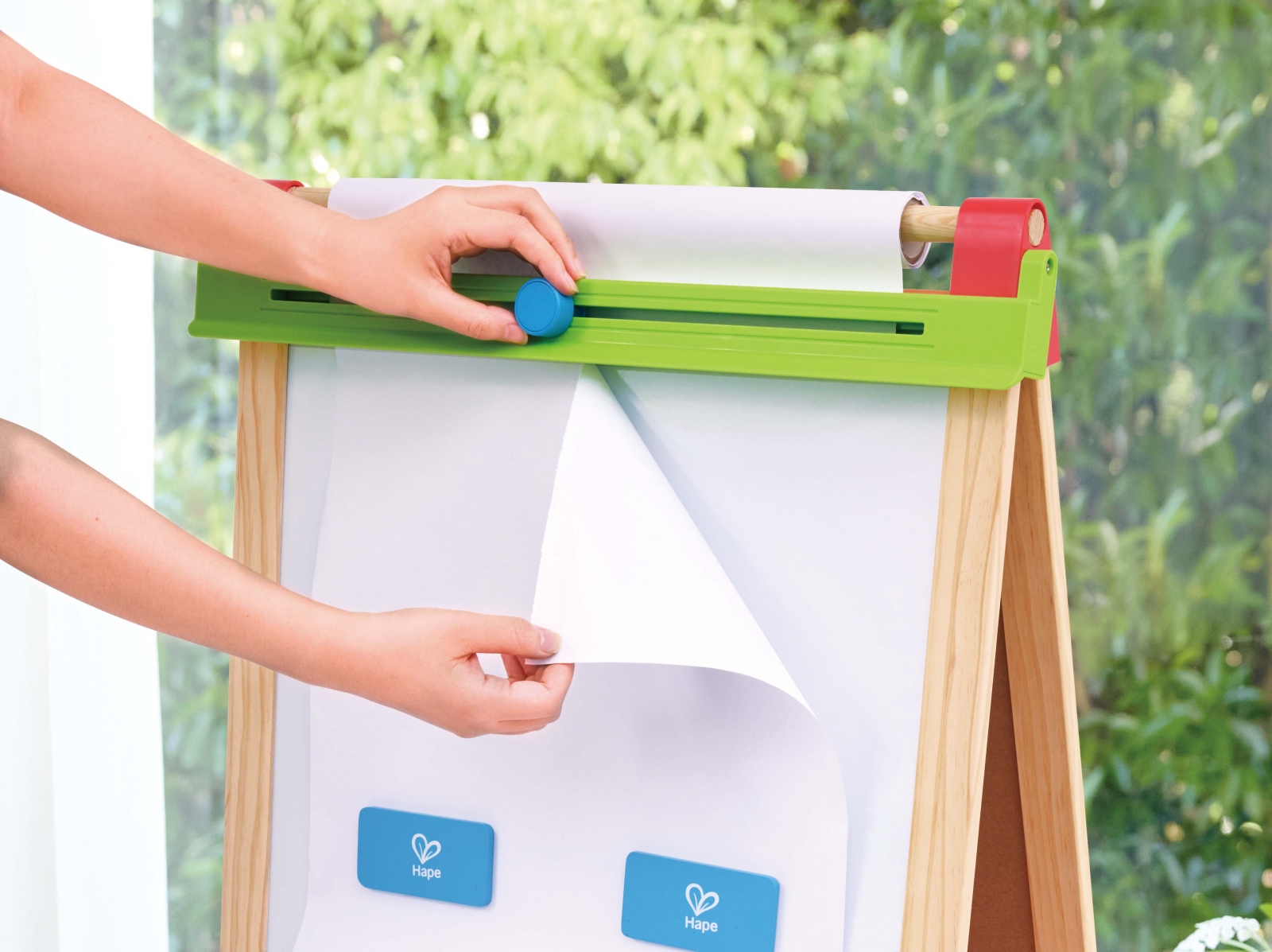 Double-sided wooden easel for drawing, Hape, 52 x 43 x 115 cm