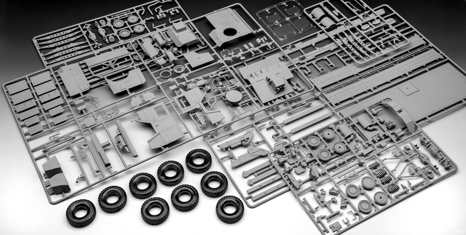 Сглобяем модел, Revell, Военен камион MAN 10t Milgl.8x8, 245 части