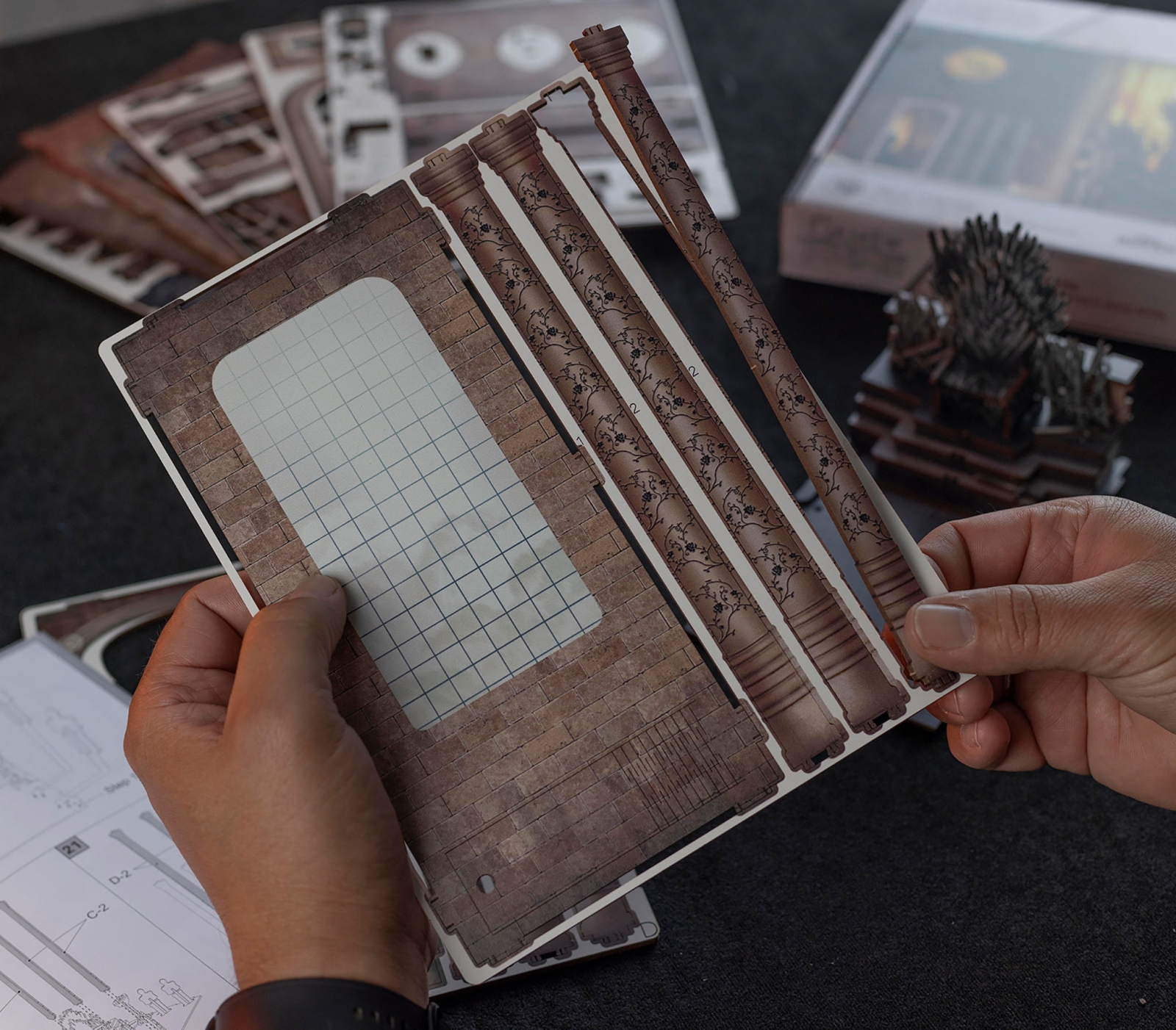 Assembly model with LED light, Revell, House of the Dragon, Iron Throne, Small Worlds for assembly, 91 parts