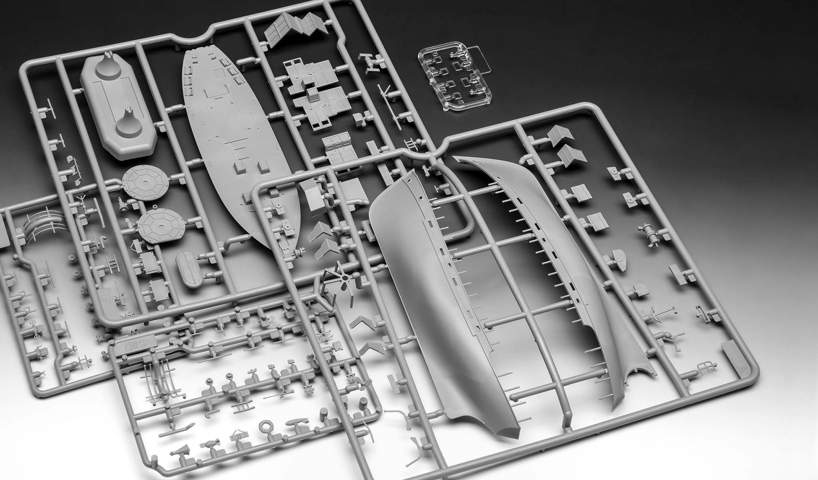 Сглобяем модел, Revell, Боен кораб KFK, 102 части
