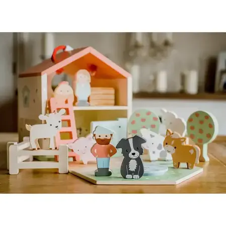 Wooden farm with animals - Play set