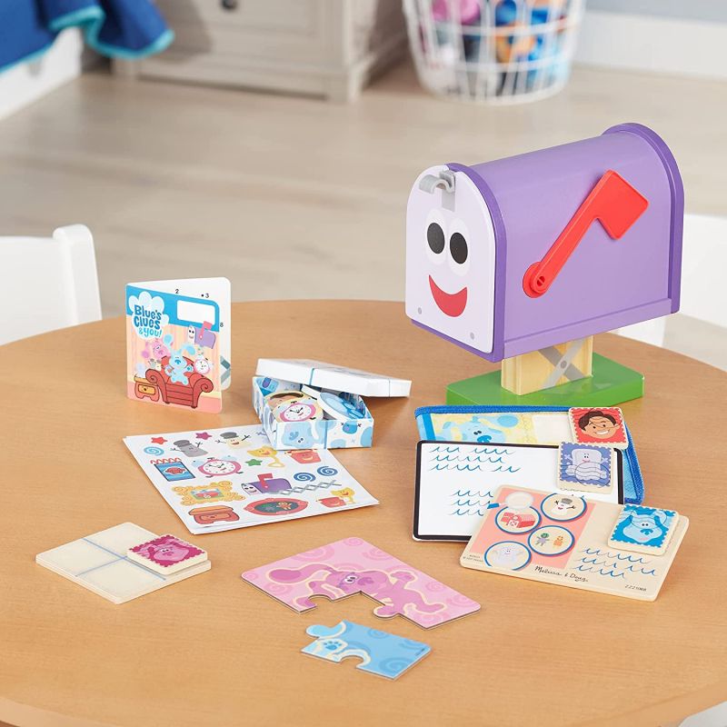 Melissa & Doug  - Дървена пощенска кутия за игра
