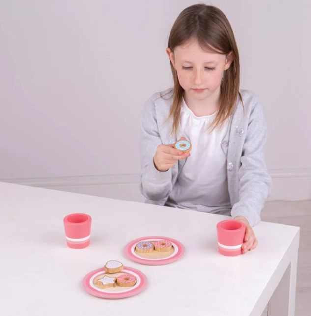 Bigjigs - Дървен комплект с мляко и бисквити - Розов